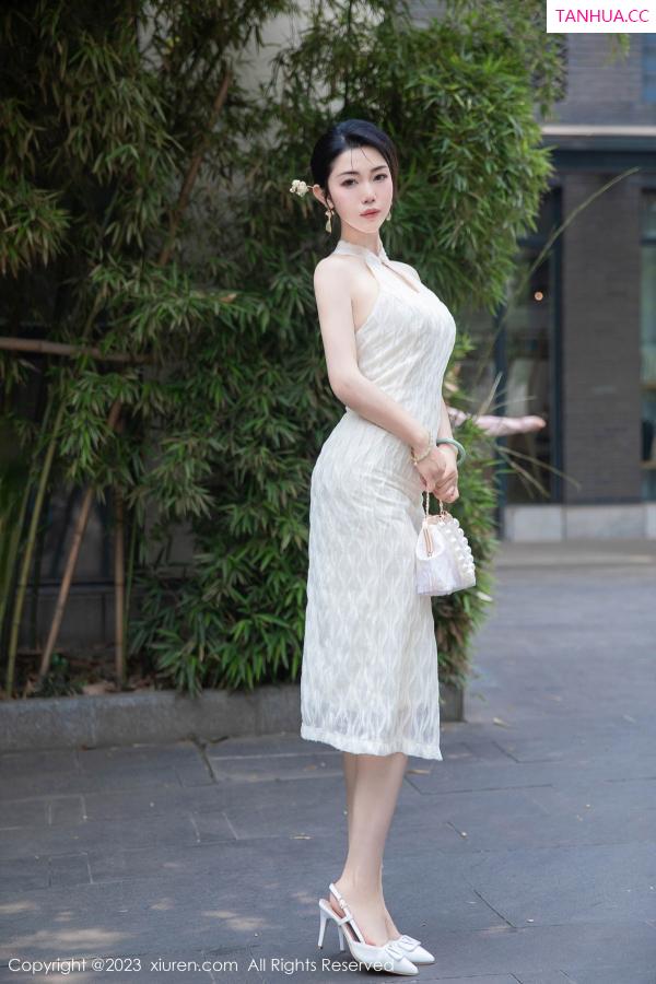   [XiuRen]高清写真图 2023.09.25 No.7435 严利娅Yuliya 旗袍美臀第17张图片